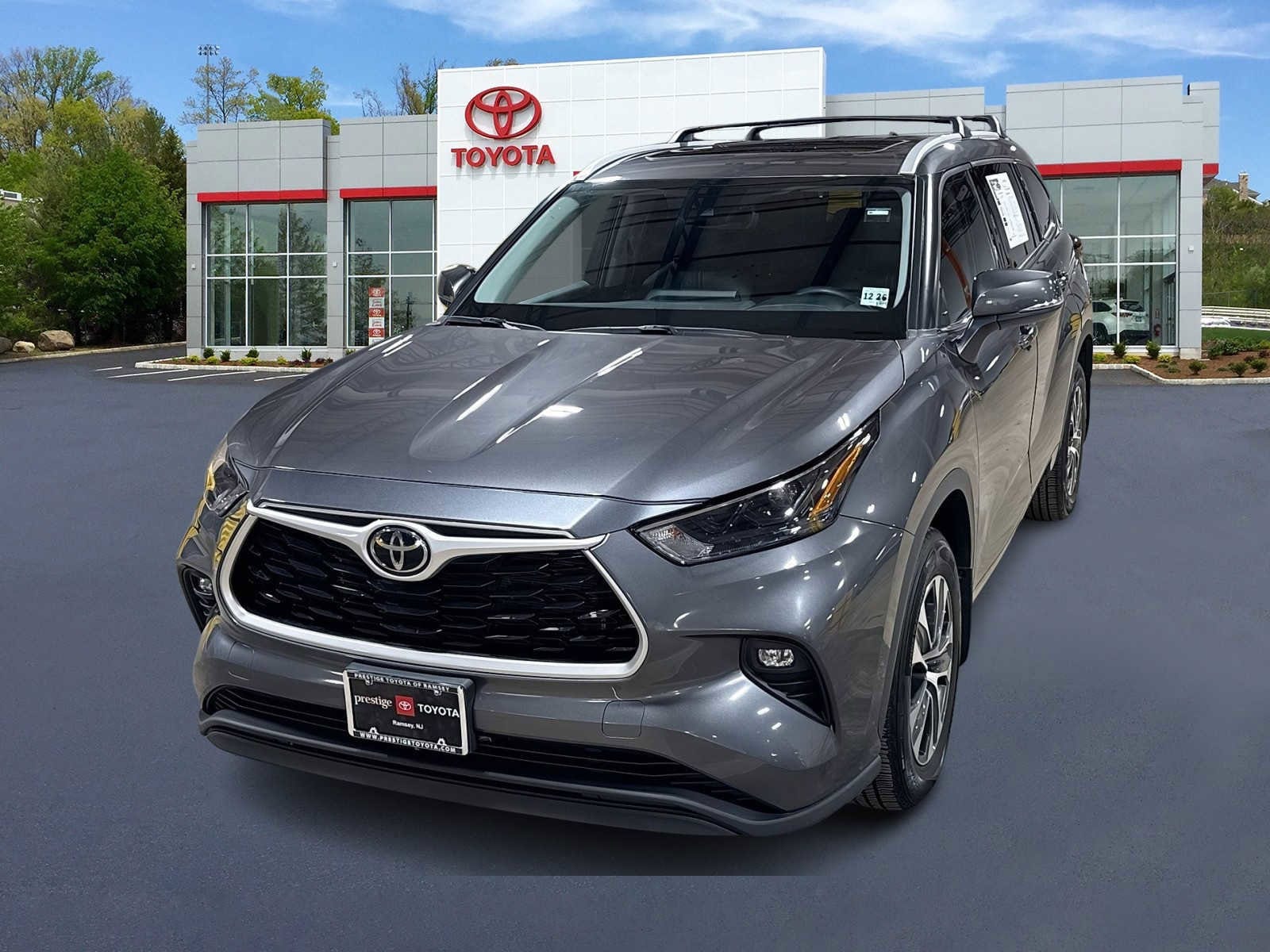 Thumbnail: 2022 Toyota Highlander - 1