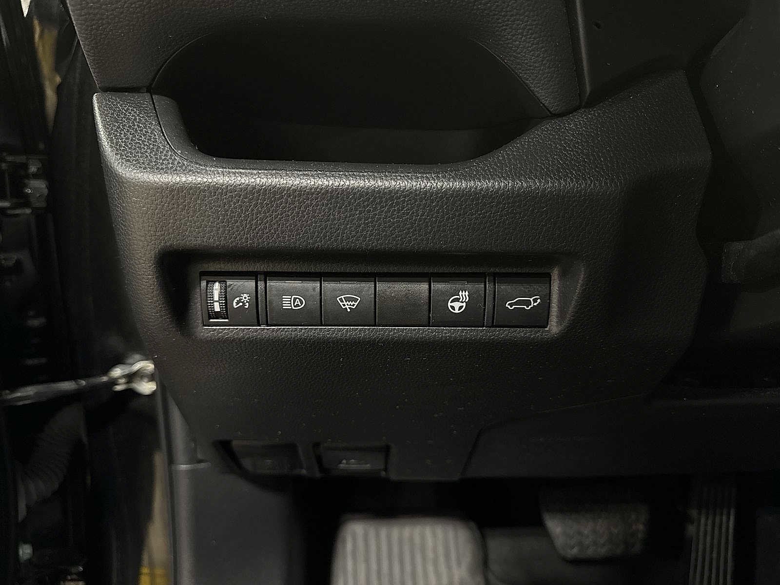 Thumbnail: 2022 Toyota RAV4 - 31