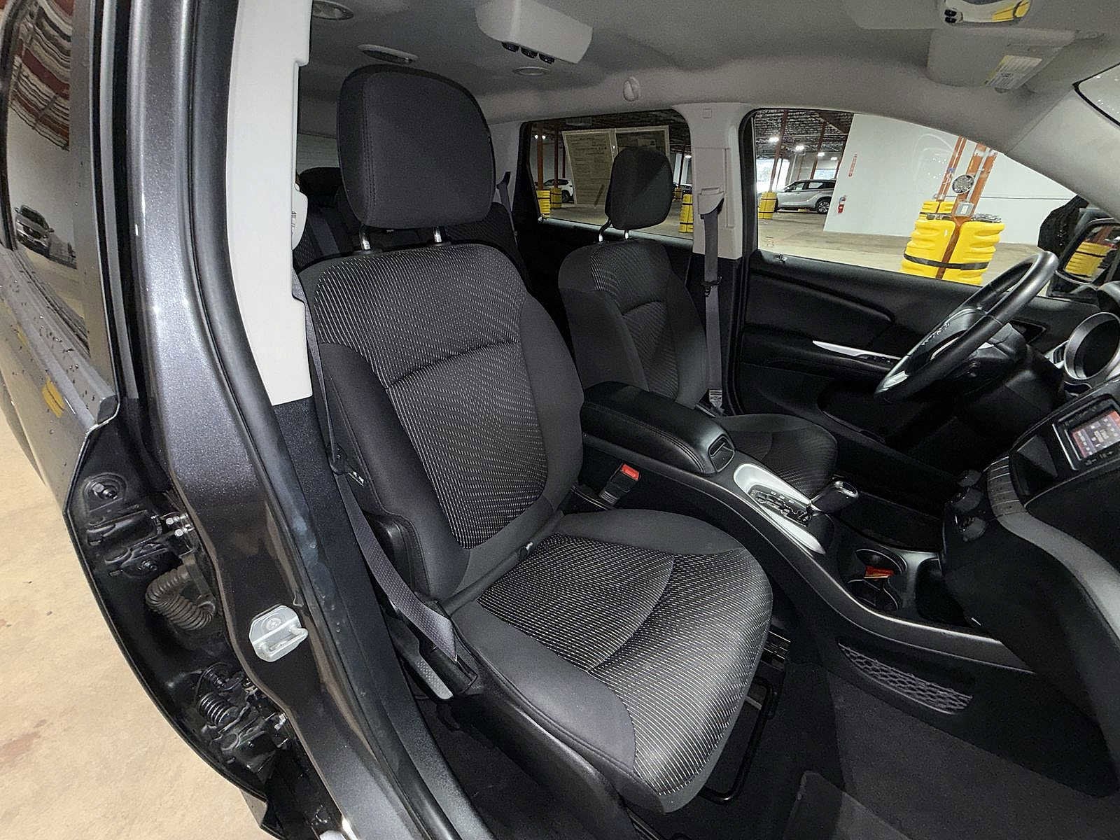 Thumbnail: 2015 Dodge Journey - 16