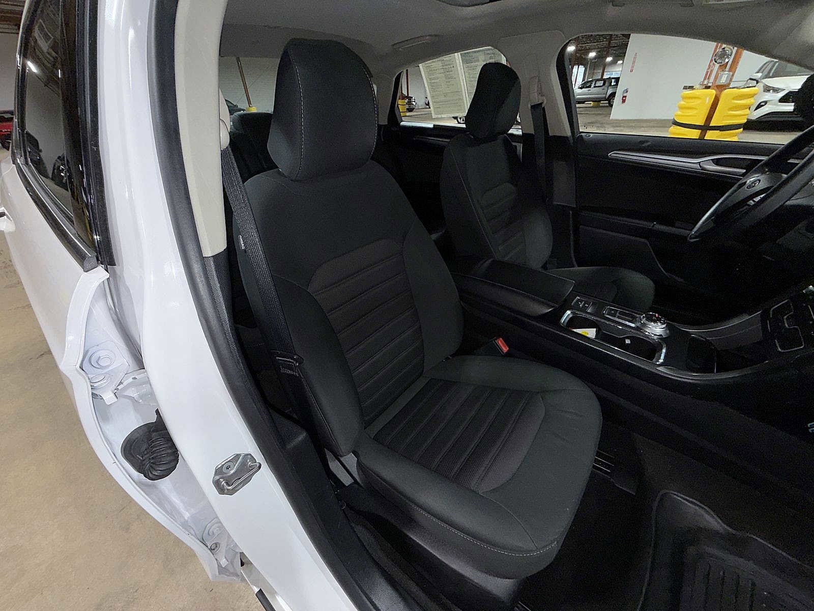 Thumbnail: 2020 Ford Fusion - 16