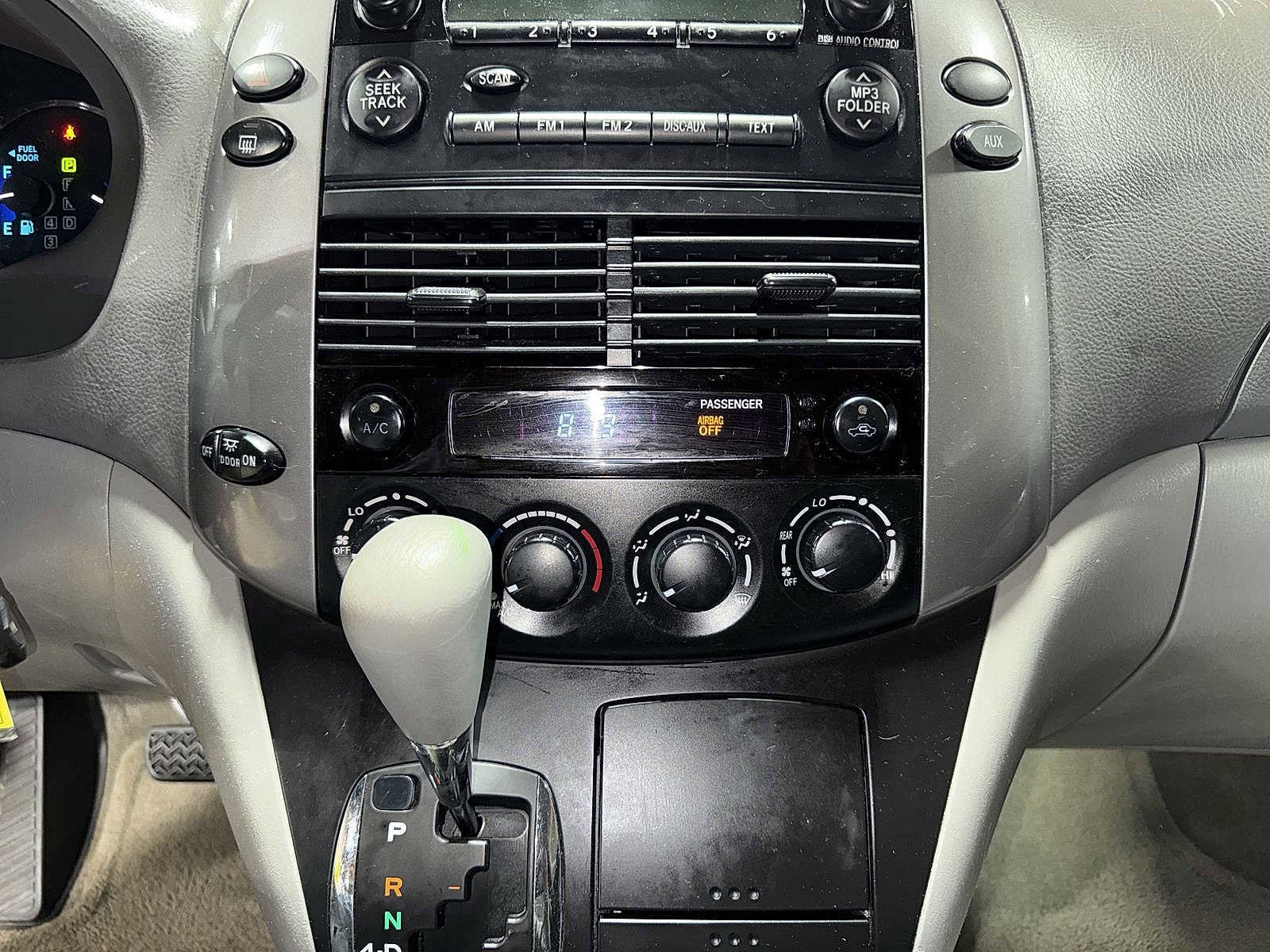 Thumbnail: 2006 Toyota Sienna - 19