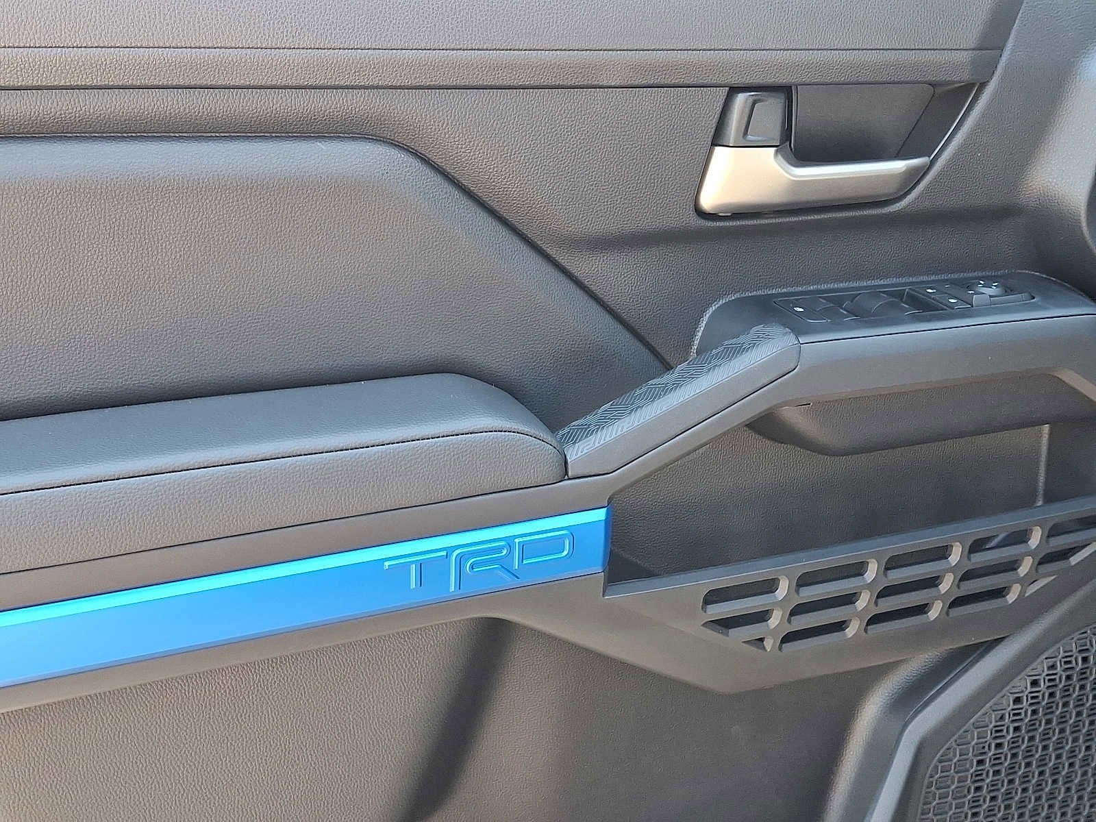 Thumbnail: 2025 Toyota Tacoma - 8