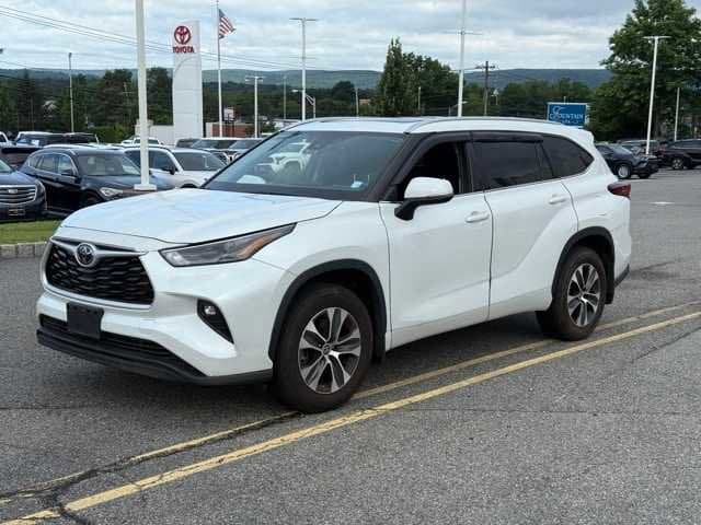 Thumbnail: 2022 Toyota Highlander - 1