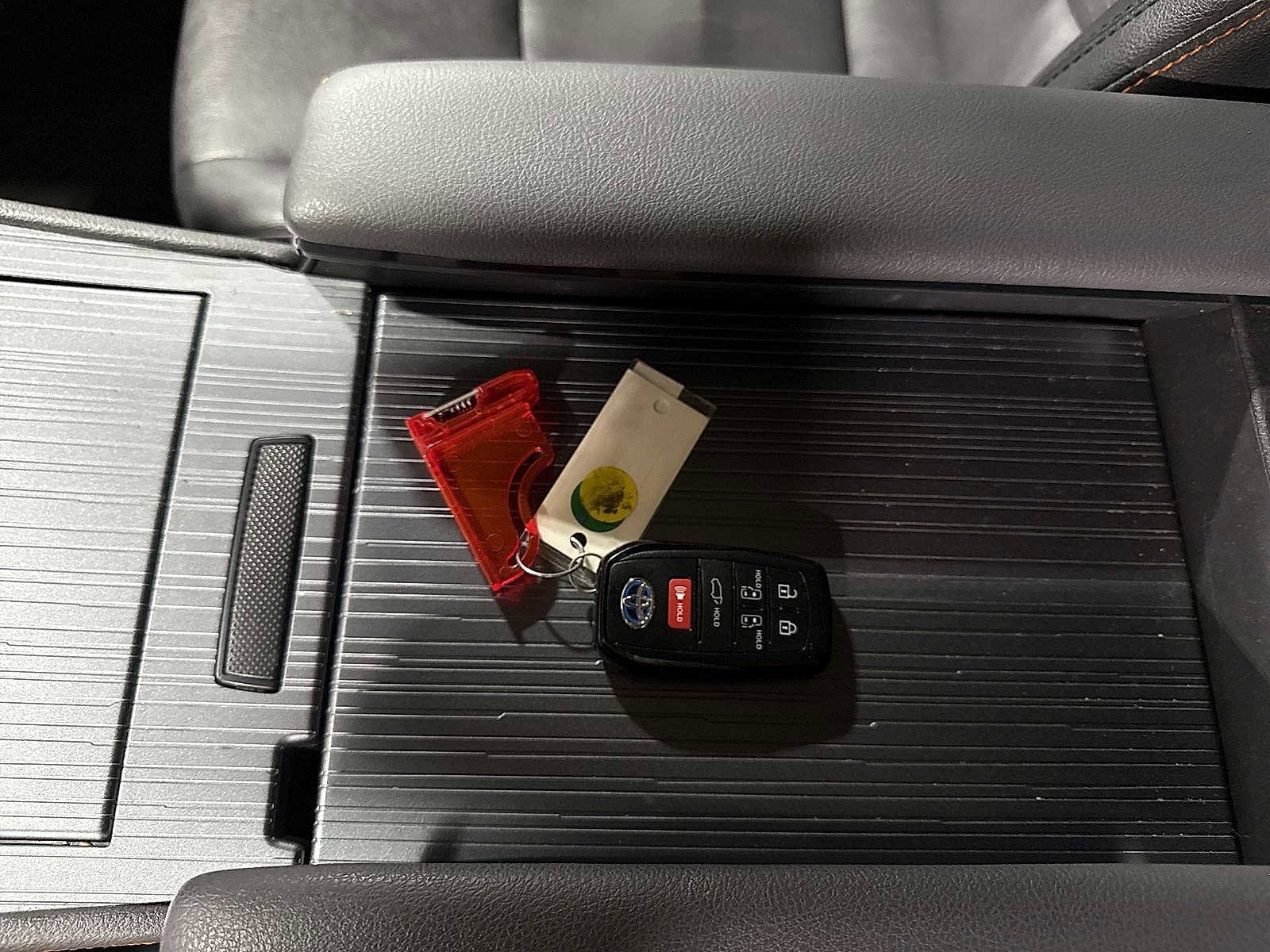 Thumbnail: 2023 Toyota Sienna - 34