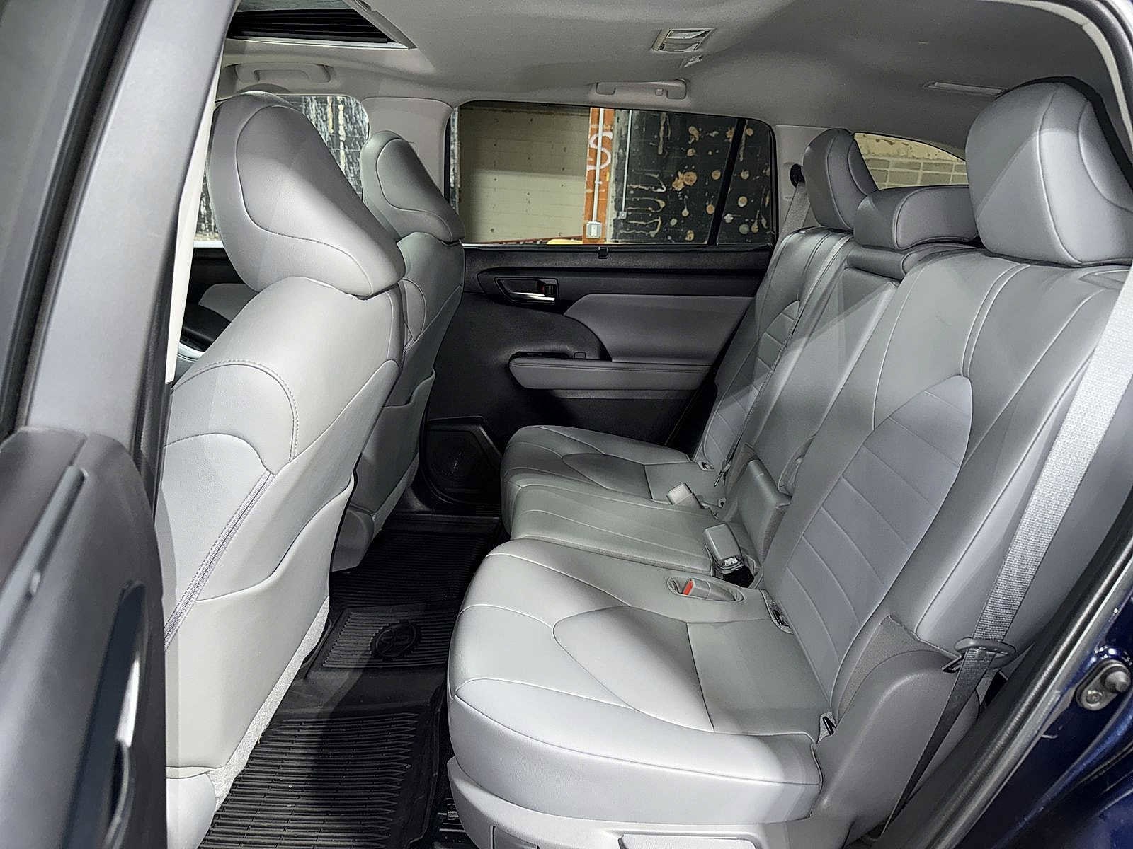 Thumbnail: 2023 Toyota Highlander - 17