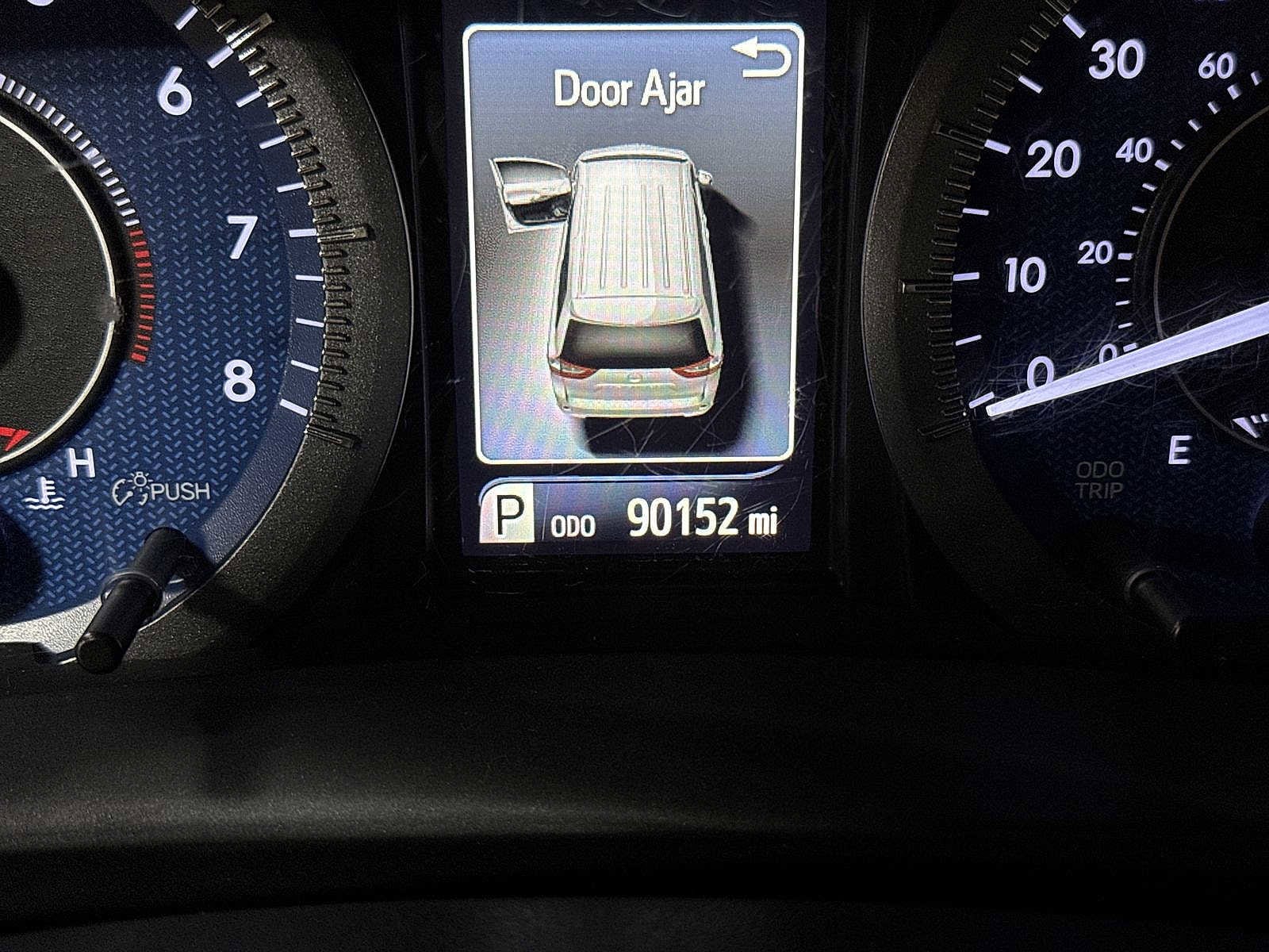 Thumbnail: 2018 Toyota Sienna - 20