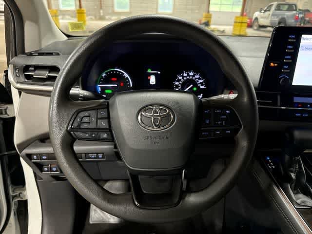 Thumbnail: 2022 Toyota Sienna - 19