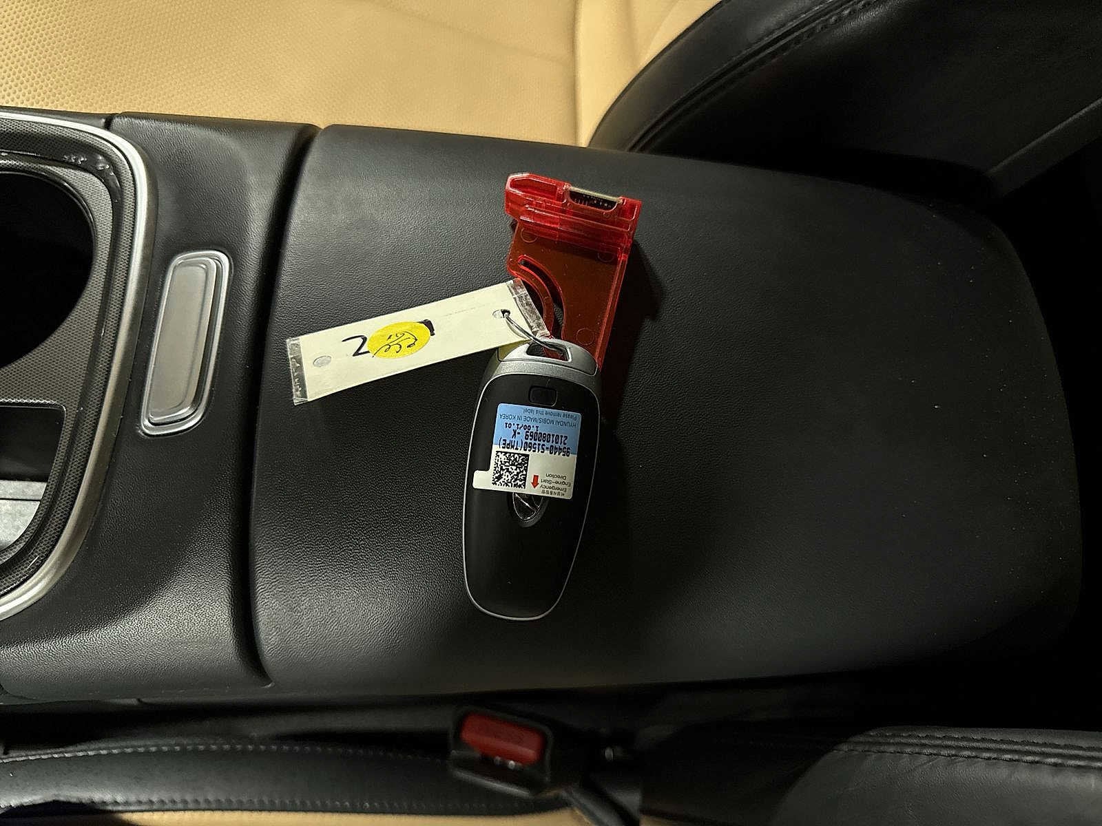 Thumbnail: 2021 Hyundai Santa Fe - 37