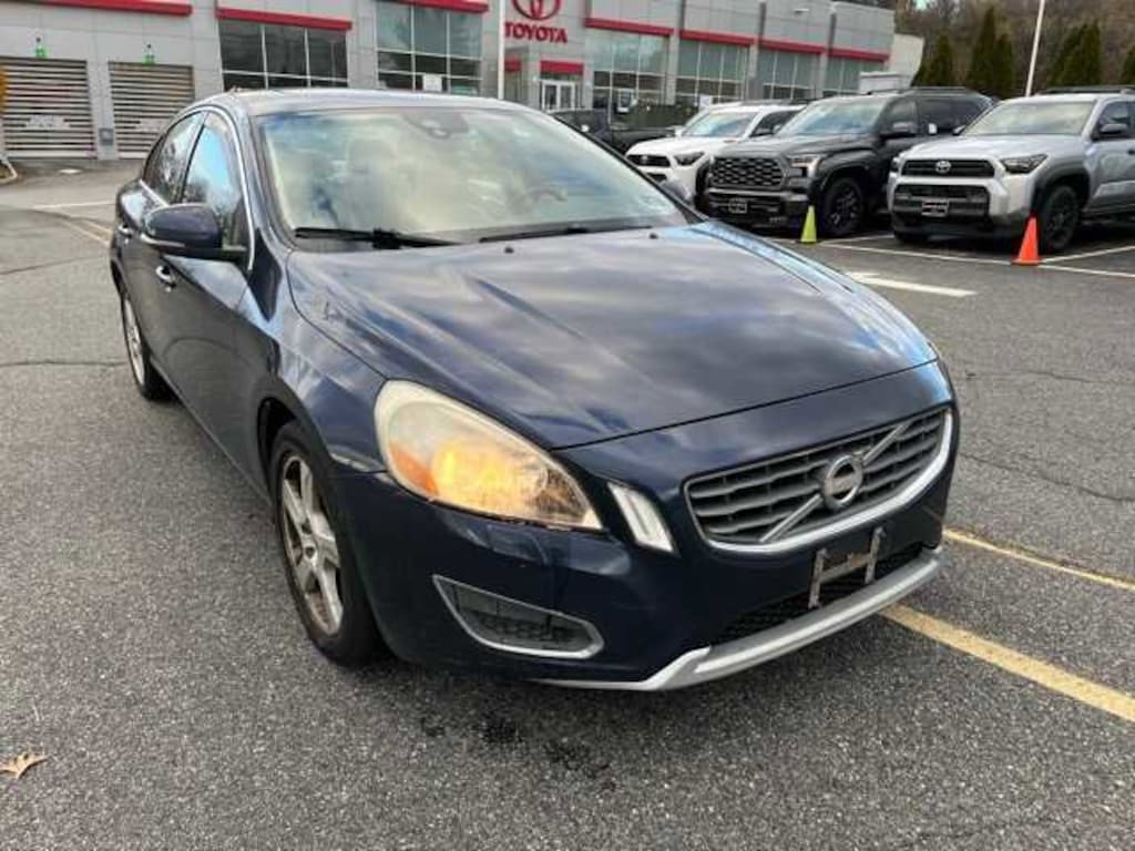 Used 2013 Volvo S60 T5 Sedan