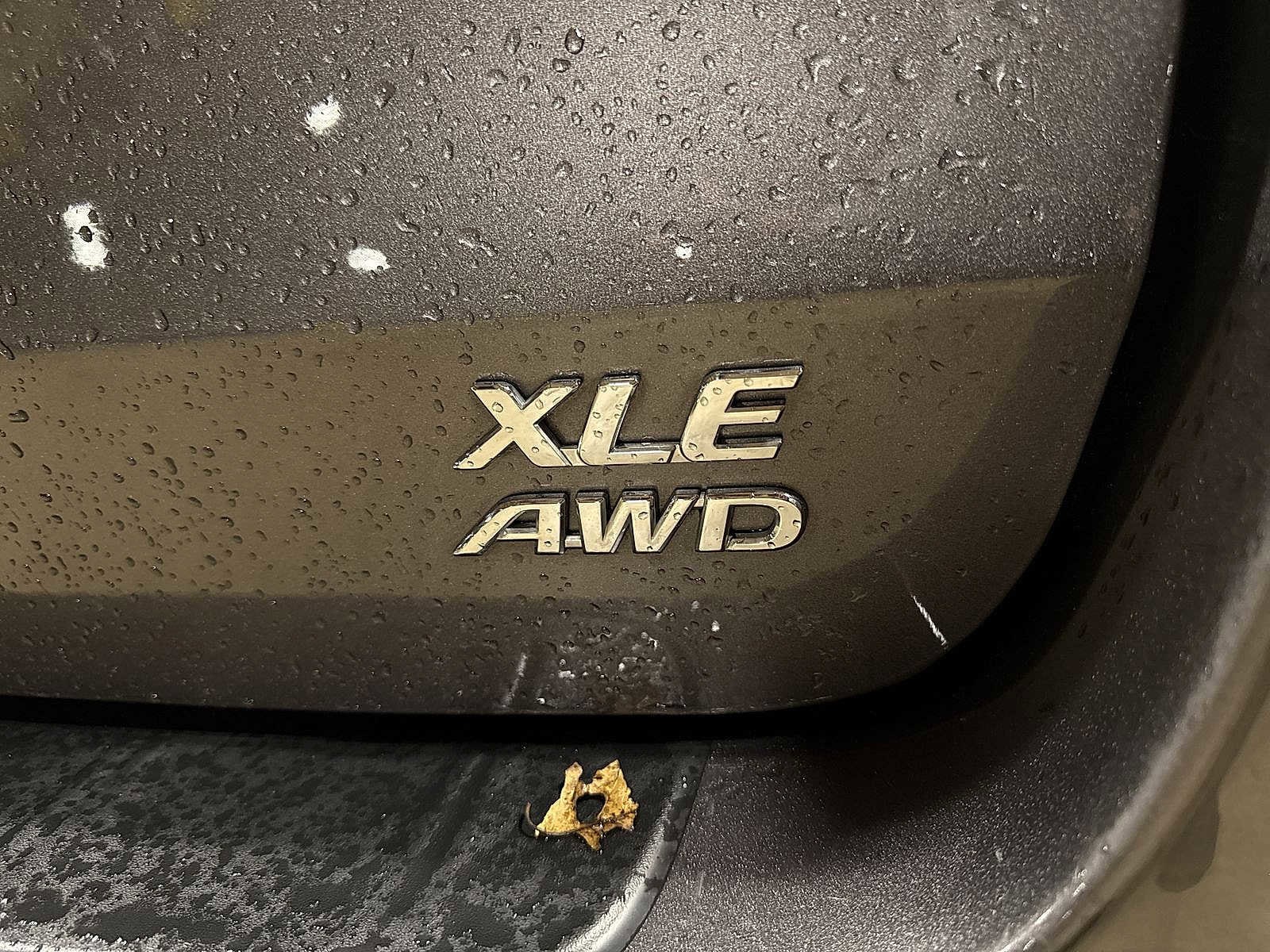 Thumbnail: 2020 Toyota Sienna - 27