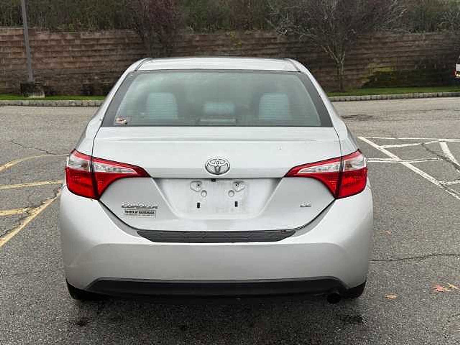 2014 Toyota Corolla LE Plus photo 4