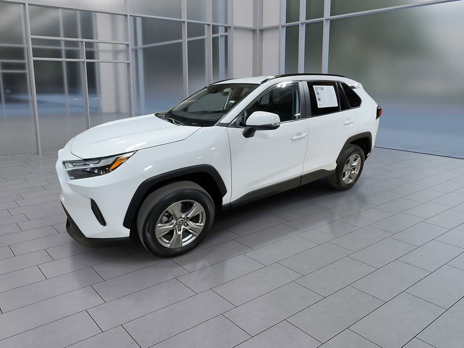 Thumbnail: 2022 Toyota RAV4 - 4
