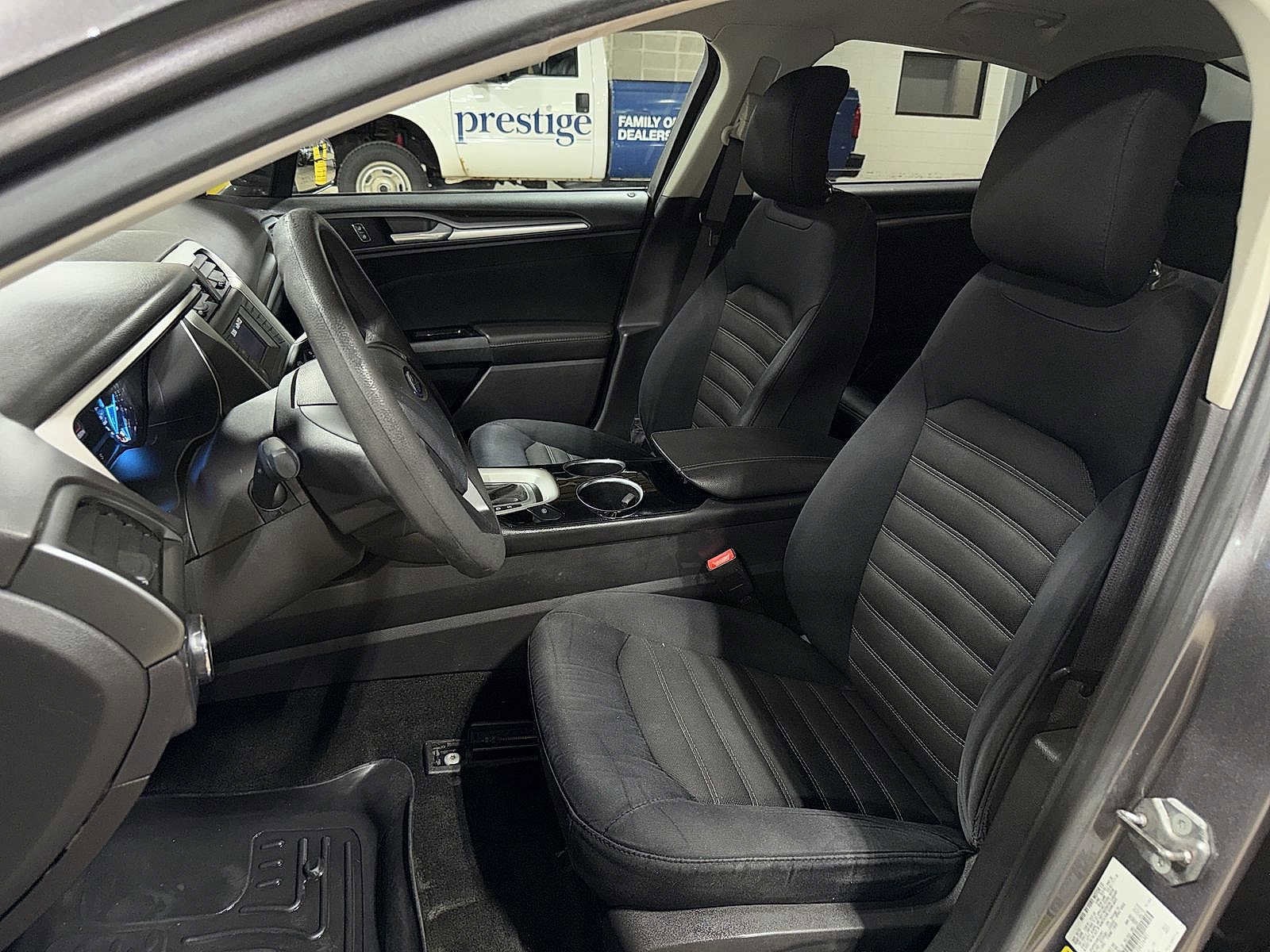 Thumbnail: 2013 Ford Fusion - 15