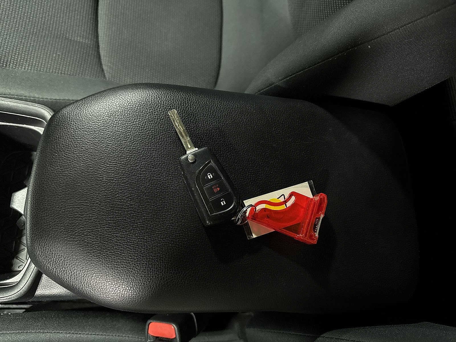 Thumbnail: 2019 Toyota RAV4 - 31