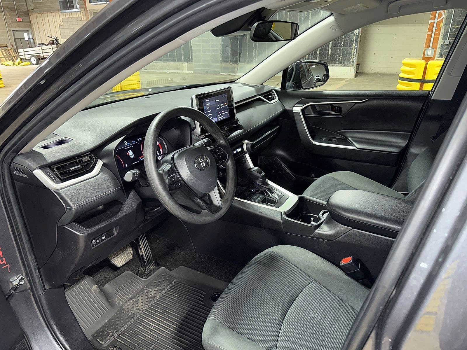 Thumbnail: 2024 Toyota RAV4 - 27