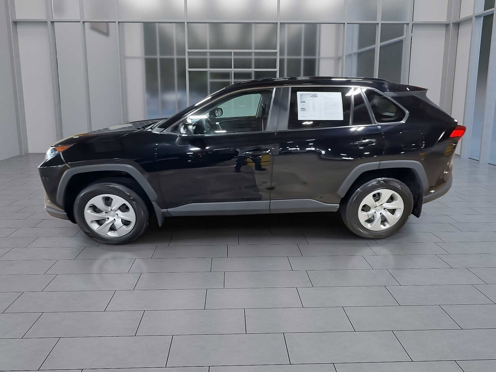 Thumbnail: 2021 Toyota RAV4 - 5