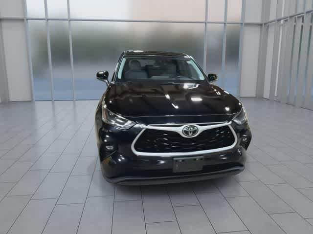 Thumbnail: 2024 Toyota Highlander - 3