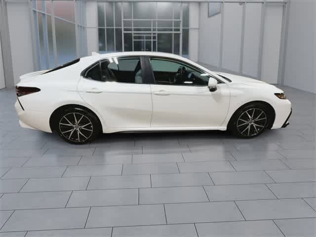 2022 Toyota Camry SE 9