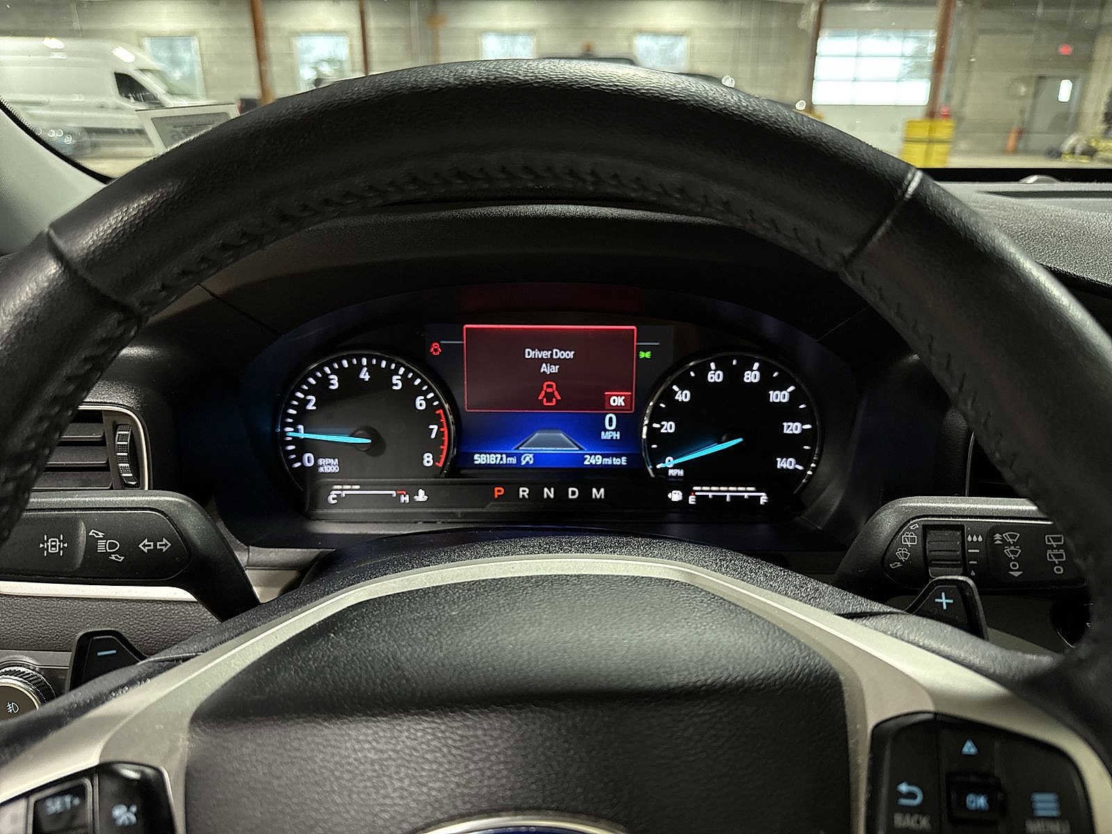 Thumbnail: 2020 Ford Explorer - 36