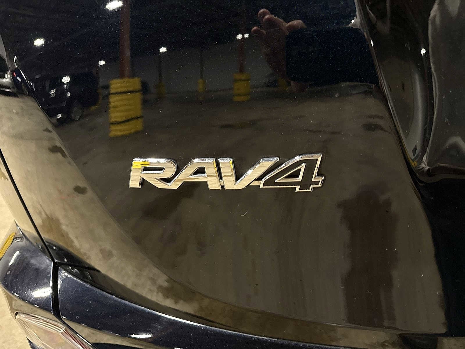 Thumbnail: 2018 Toyota RAV4 - 25