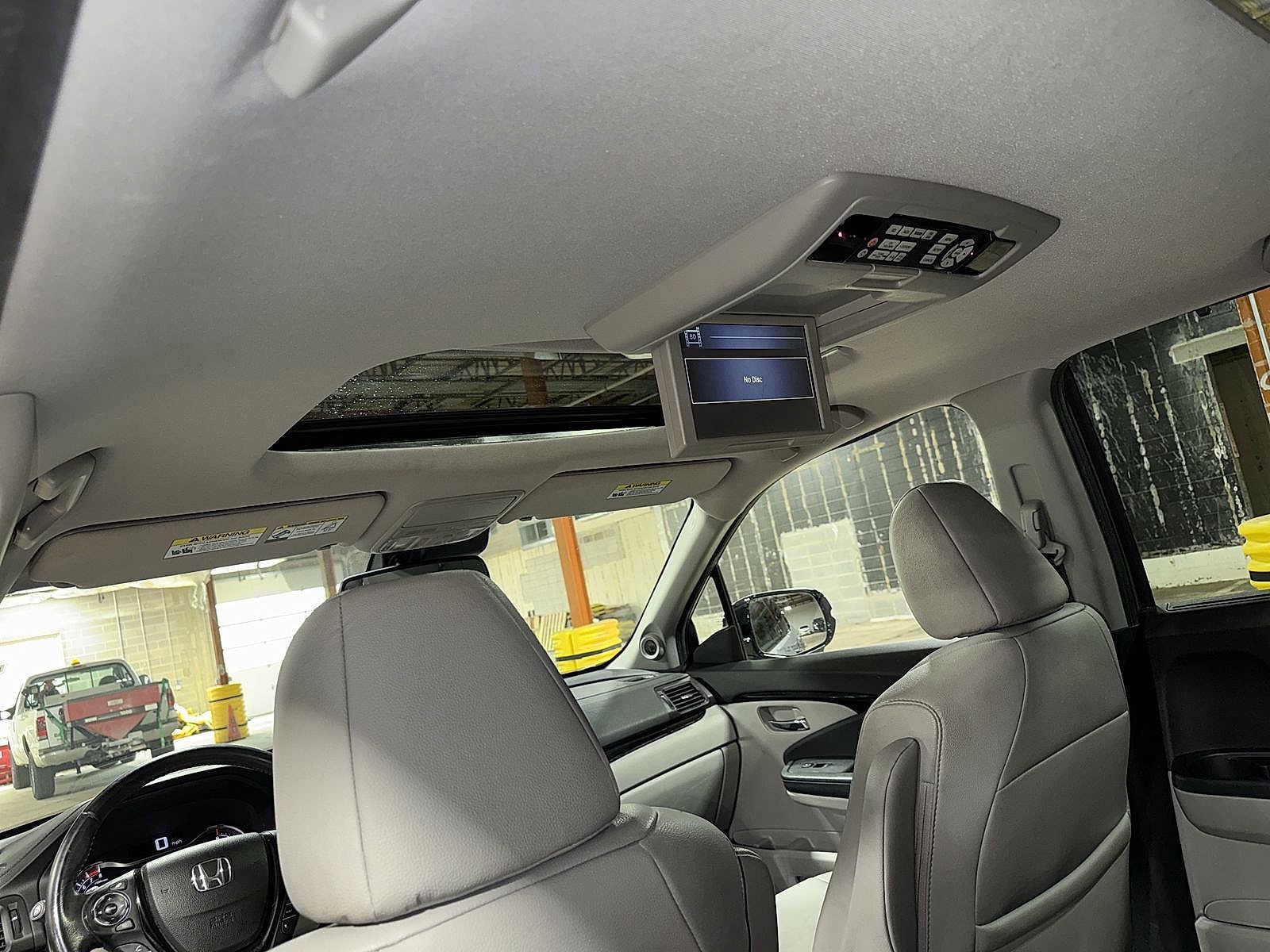 Thumbnail: 2016 Honda Pilot - 25