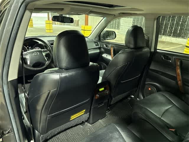 2012 Toyota Highlander Limited 29