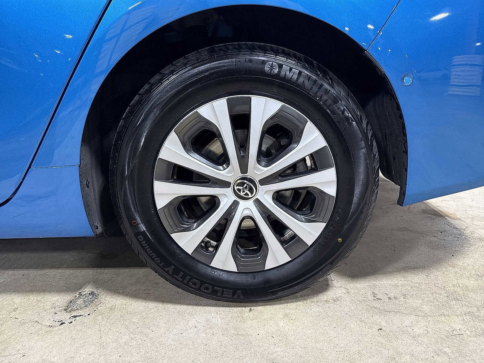 Thumbnail: 2022 Toyota Prius - 10