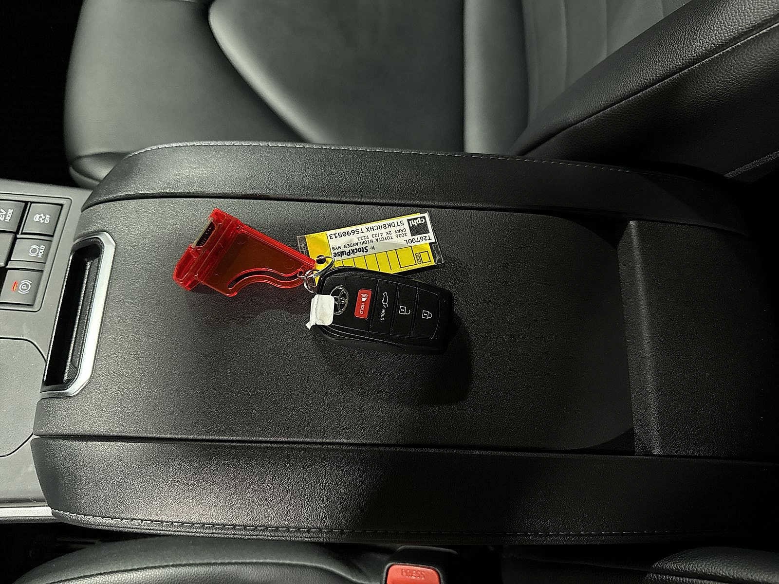 Thumbnail: 2026 Toyota Highlander - 35