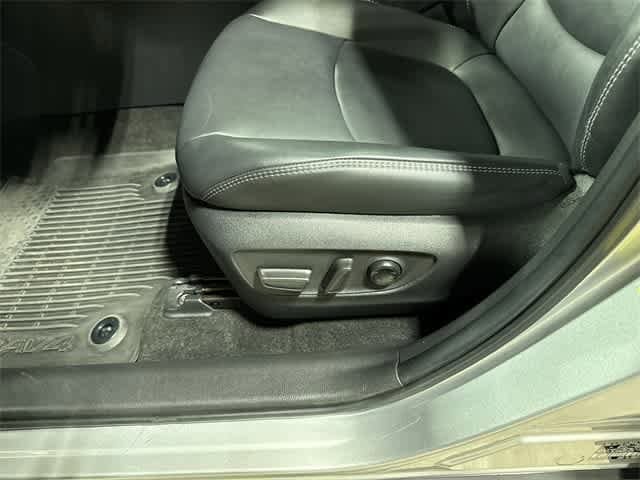 Thumbnail: 2023 Toyota RAV4 - 23
