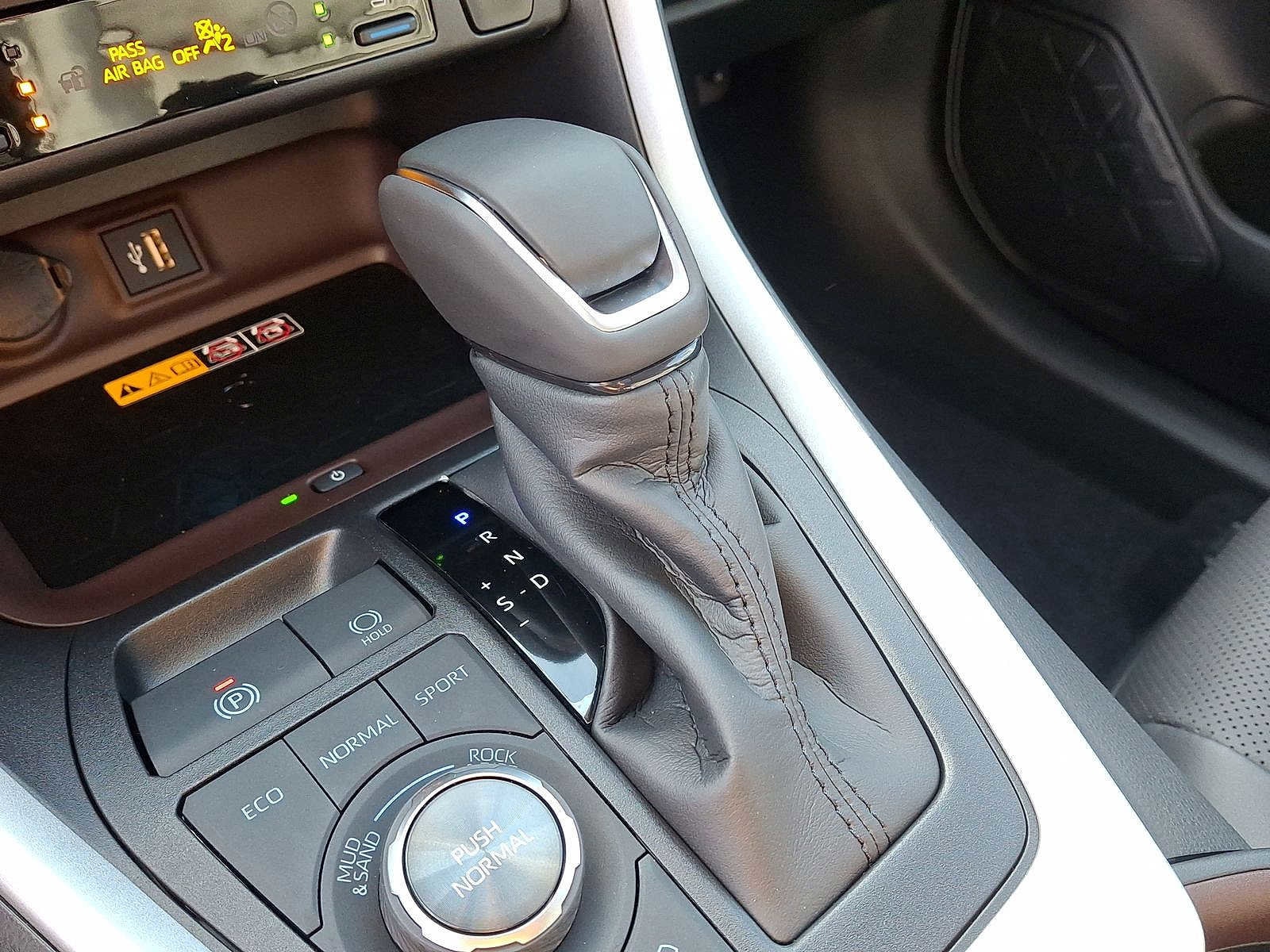 Thumbnail: 2025 Toyota RAV4 - 15