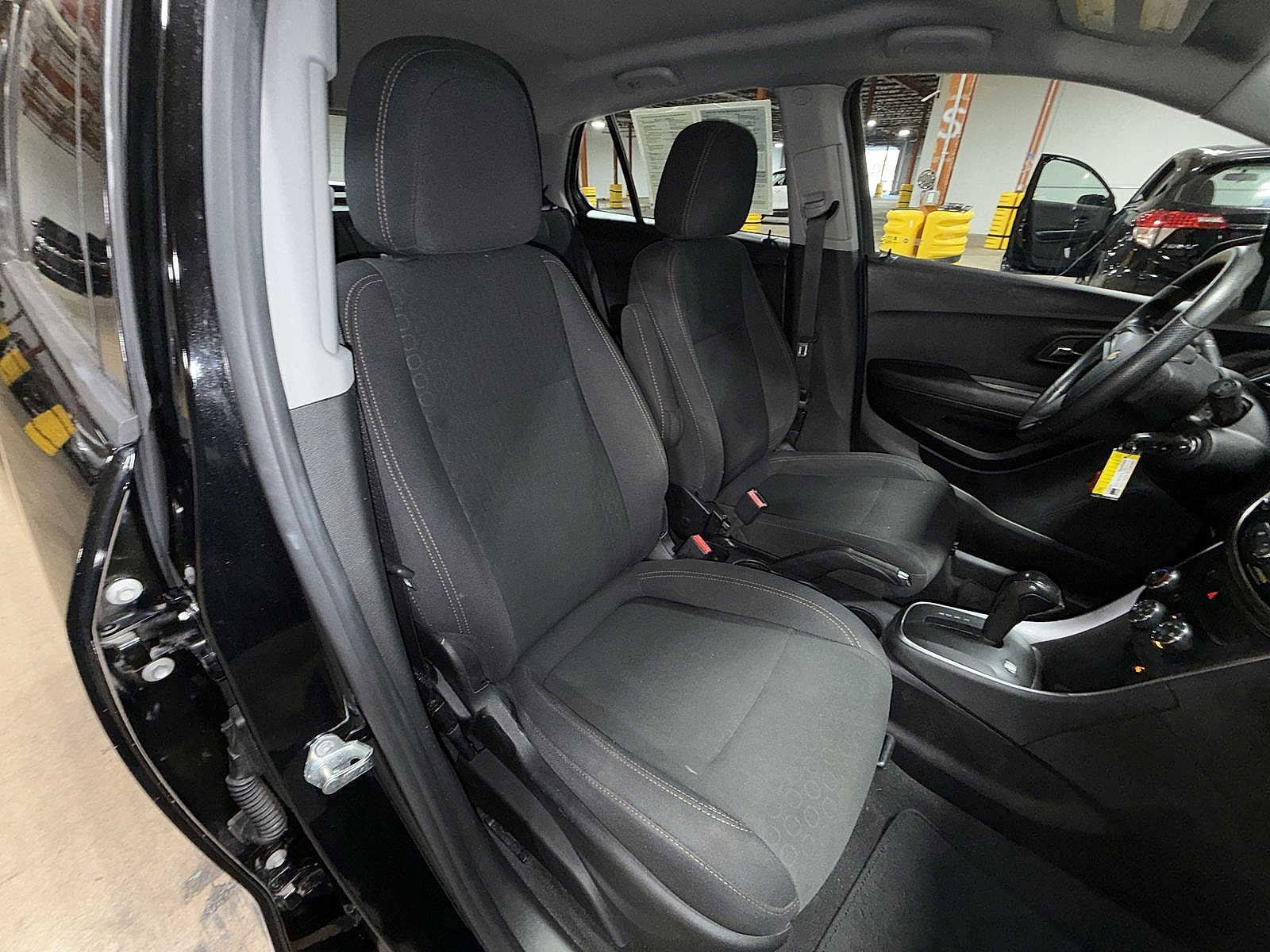 Thumbnail: 2019 Chevrolet Trax - 16