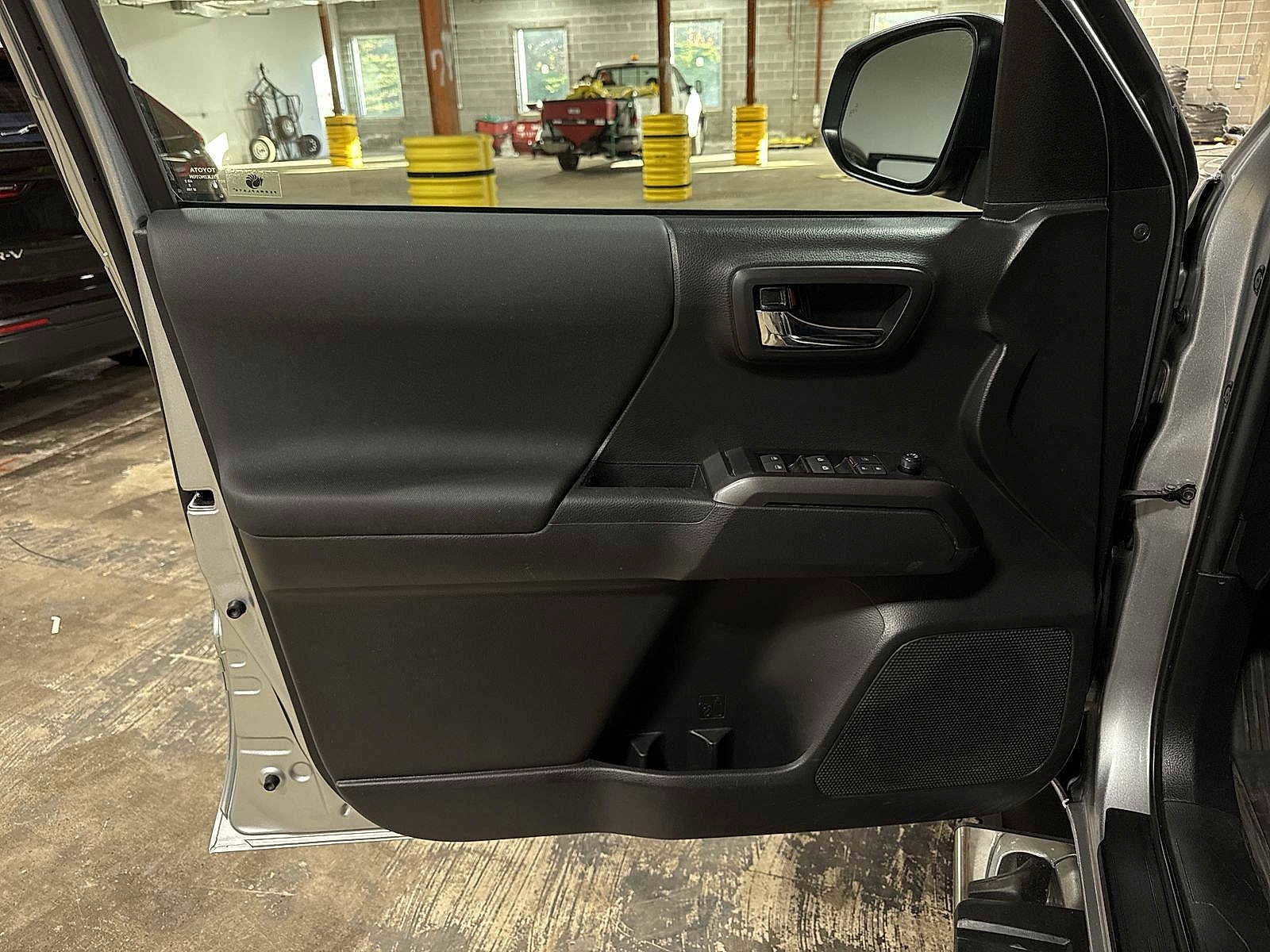 Thumbnail: 2023 Toyota Tacoma - 30