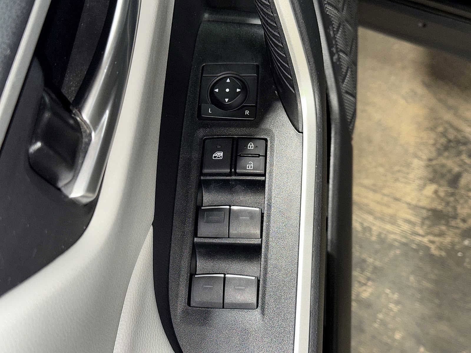 Thumbnail: 2023 Toyota RAV4 - 22