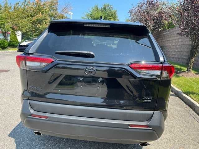 Thumbnail: 2022 Toyota RAV4 - 5