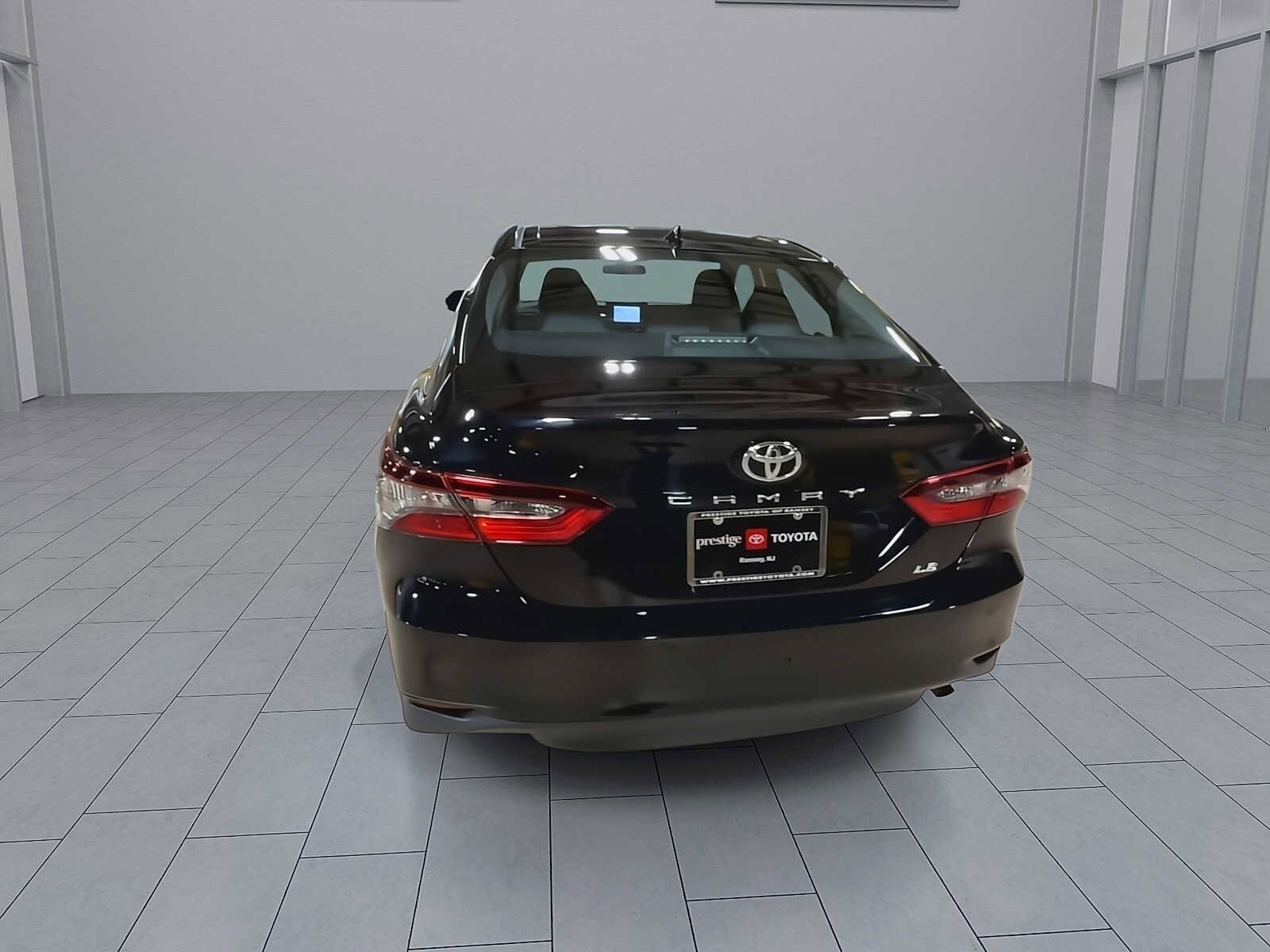 Thumbnail: 2021 Toyota Camry - 7