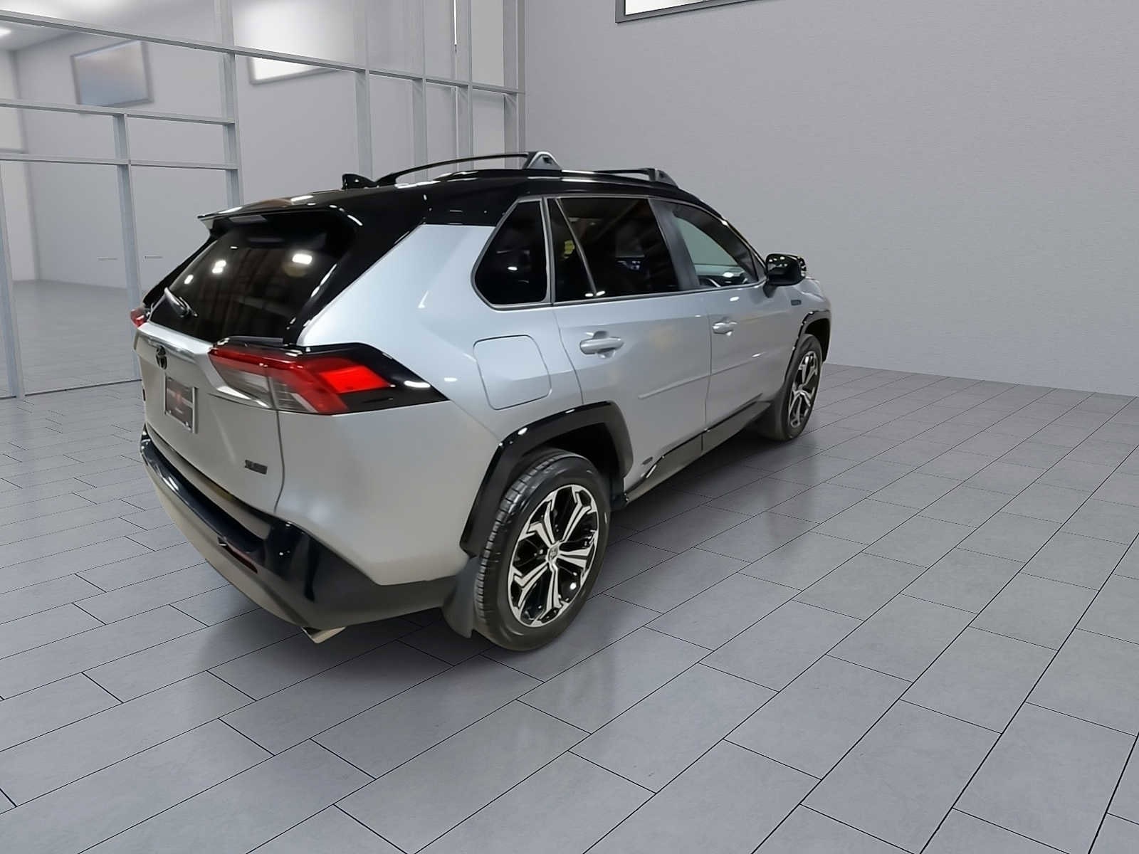 Thumbnail: 2022 Toyota RAV4 - 8