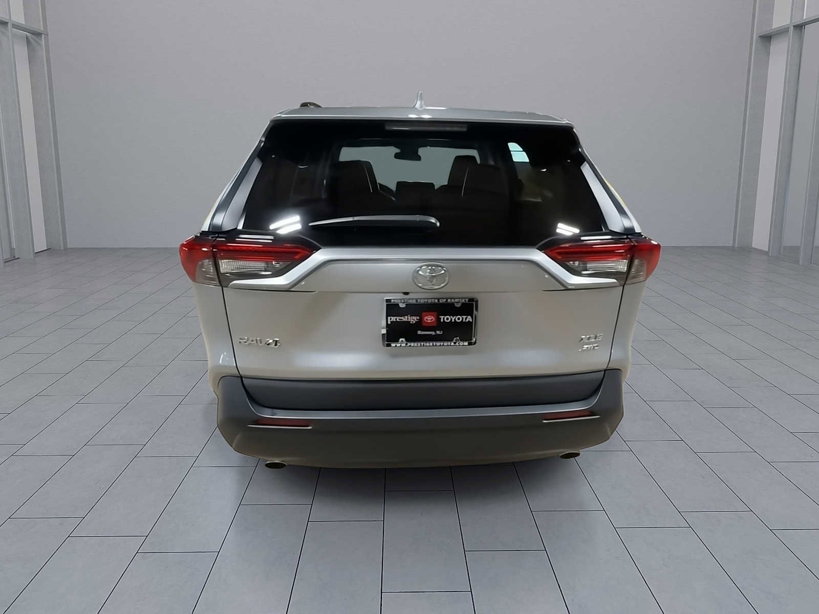 Thumbnail: 2022 Toyota RAV4 - 7