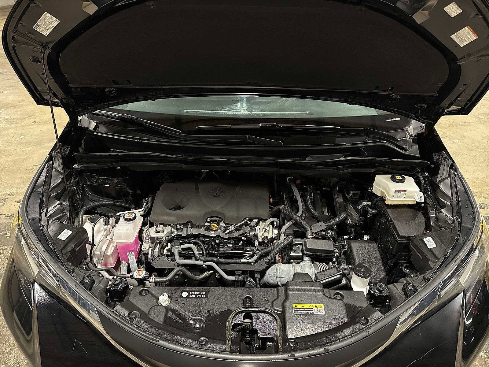 Thumbnail: 2022 Toyota Sienna - 12