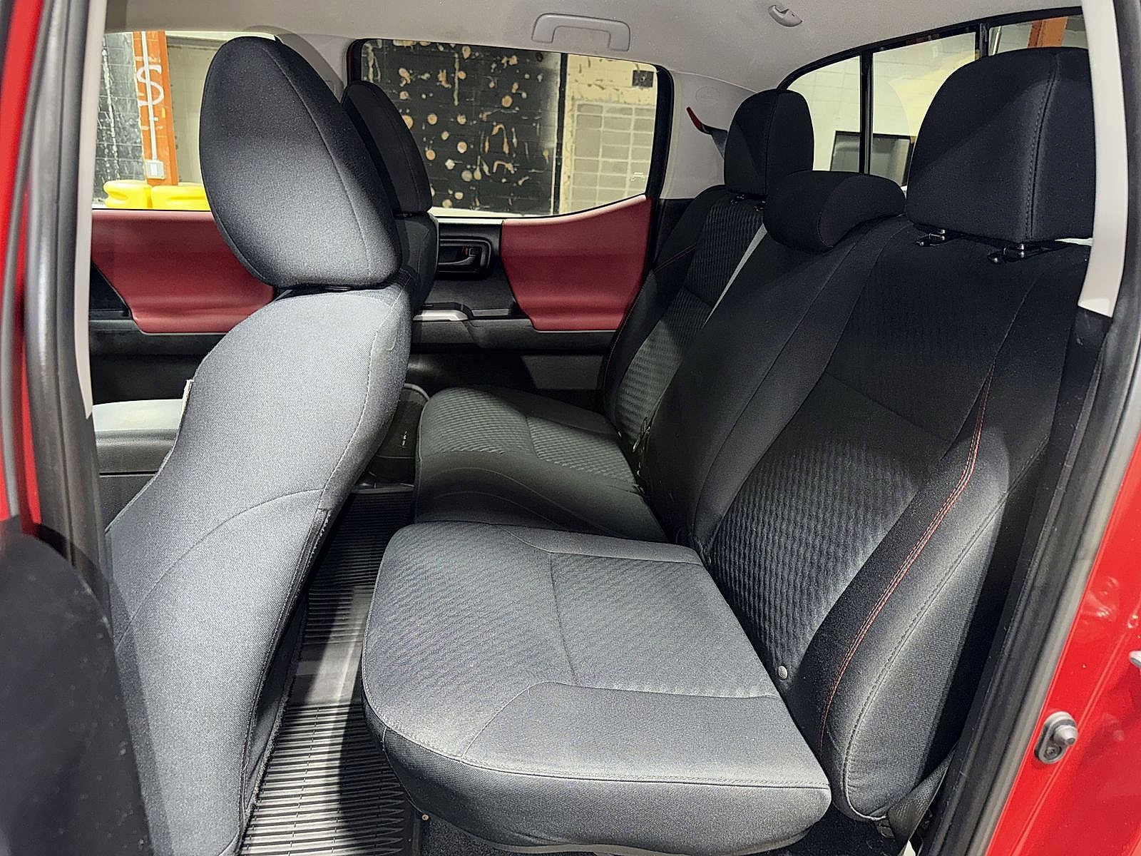 Thumbnail: 2020 Toyota Tacoma - 17