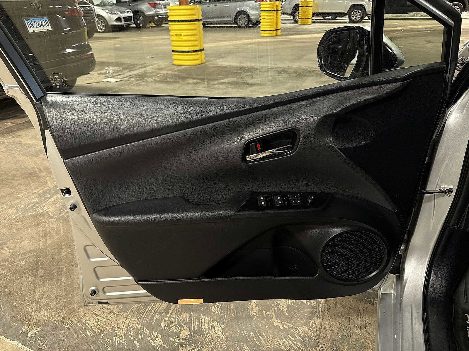 Thumbnail: 2017 Toyota Prius Prime - 30