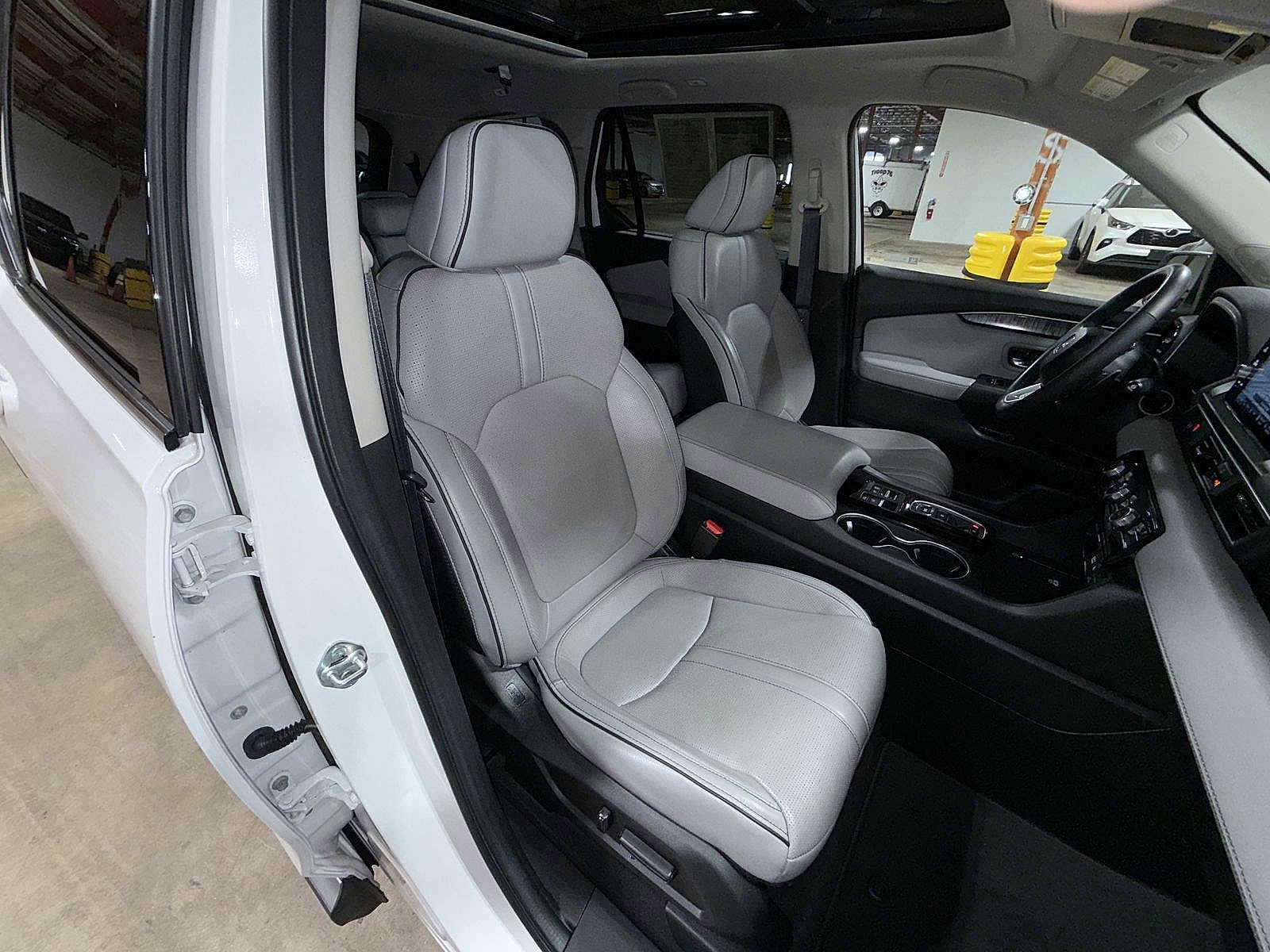 Thumbnail: 2023 Honda Pilot - 16