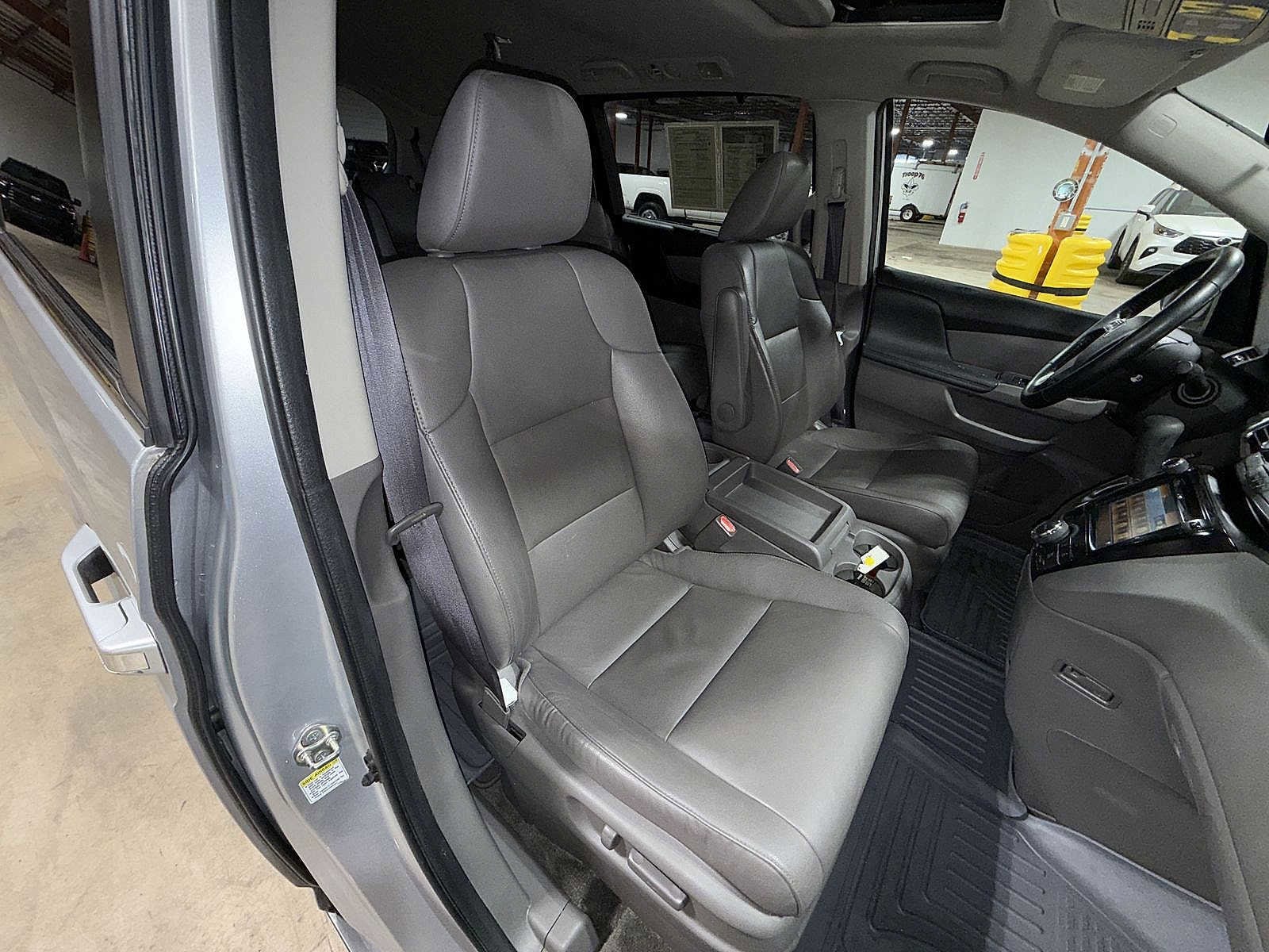 Thumbnail: 2015 Honda Odyssey - 15