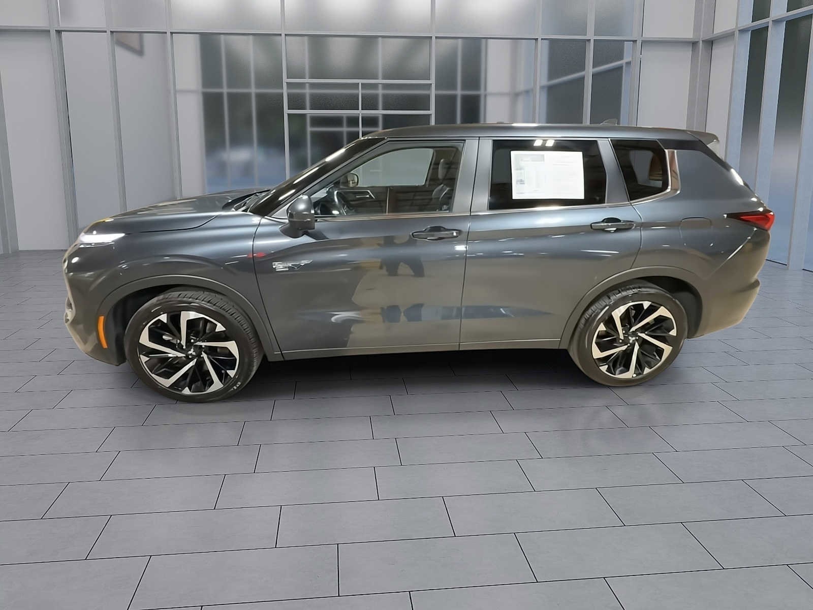 Thumbnail: 2024 Mitsubishi Outlander - 5