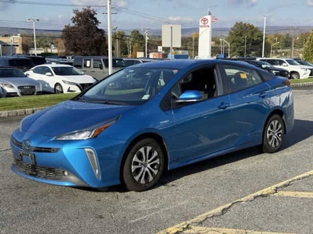 Used 2022 Toyota Prius LE Hatchback