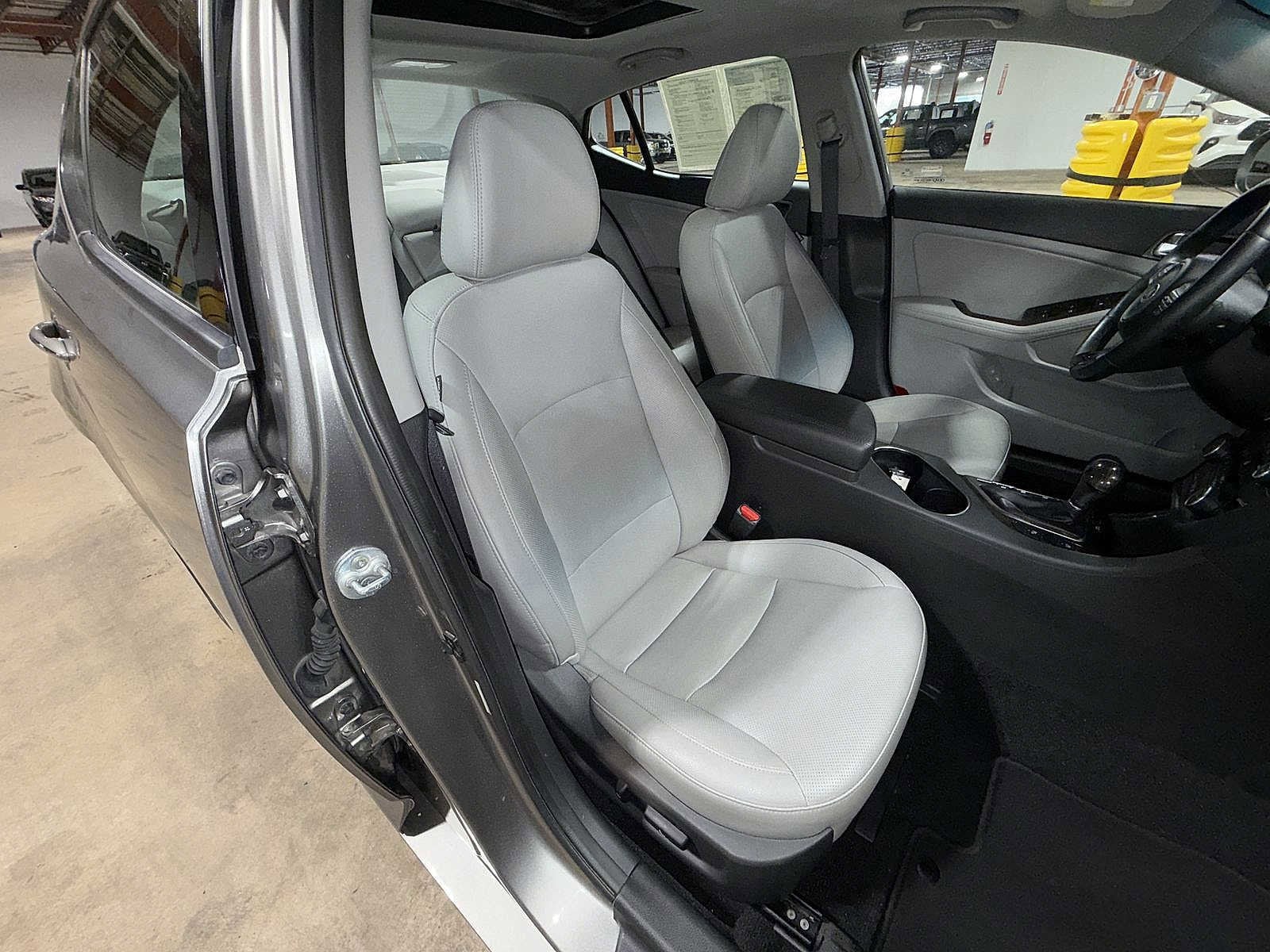 Thumbnail: 2015 Kia Optima - 16