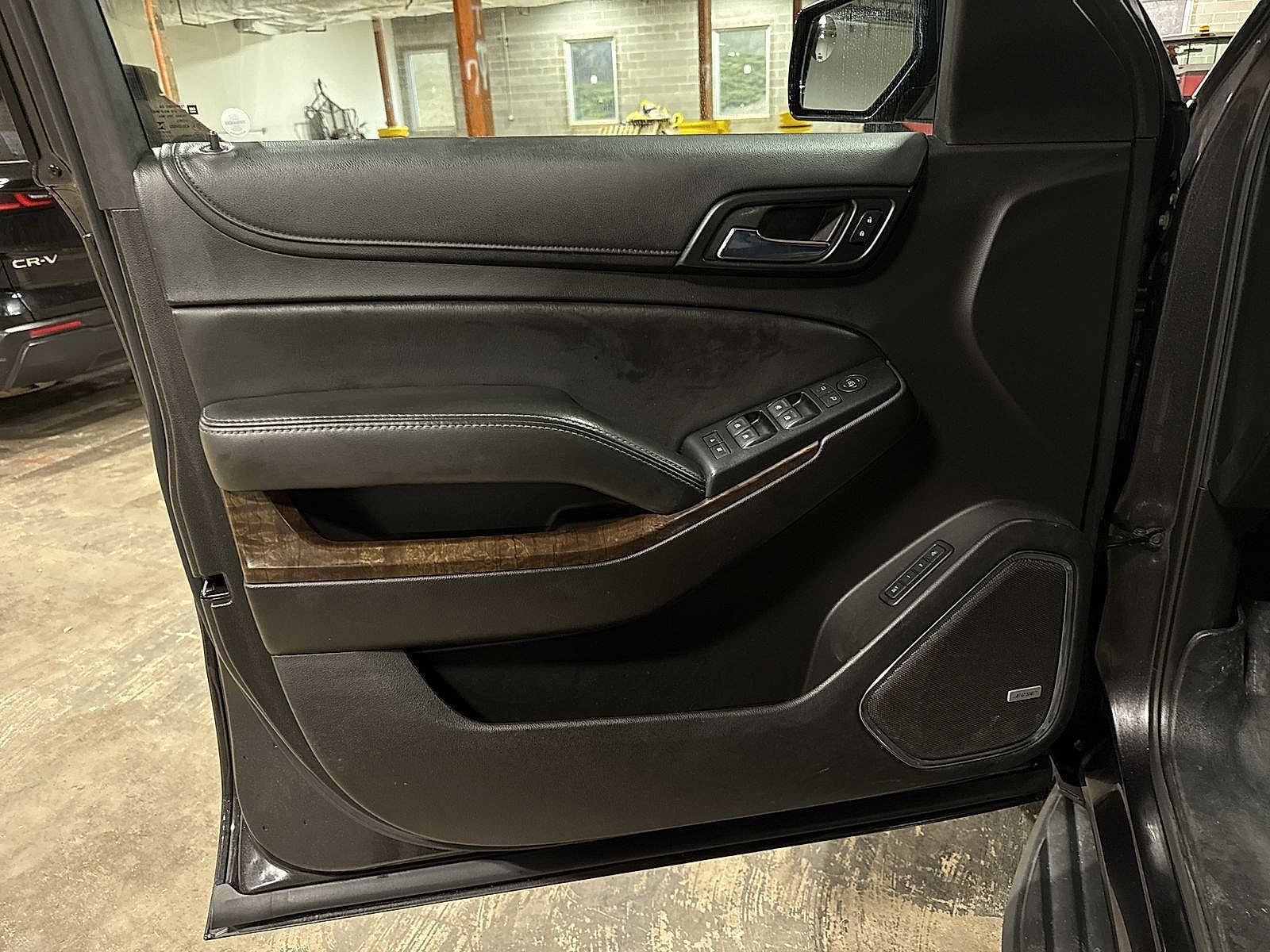 Thumbnail: 2017 Chevrolet Suburban - 32