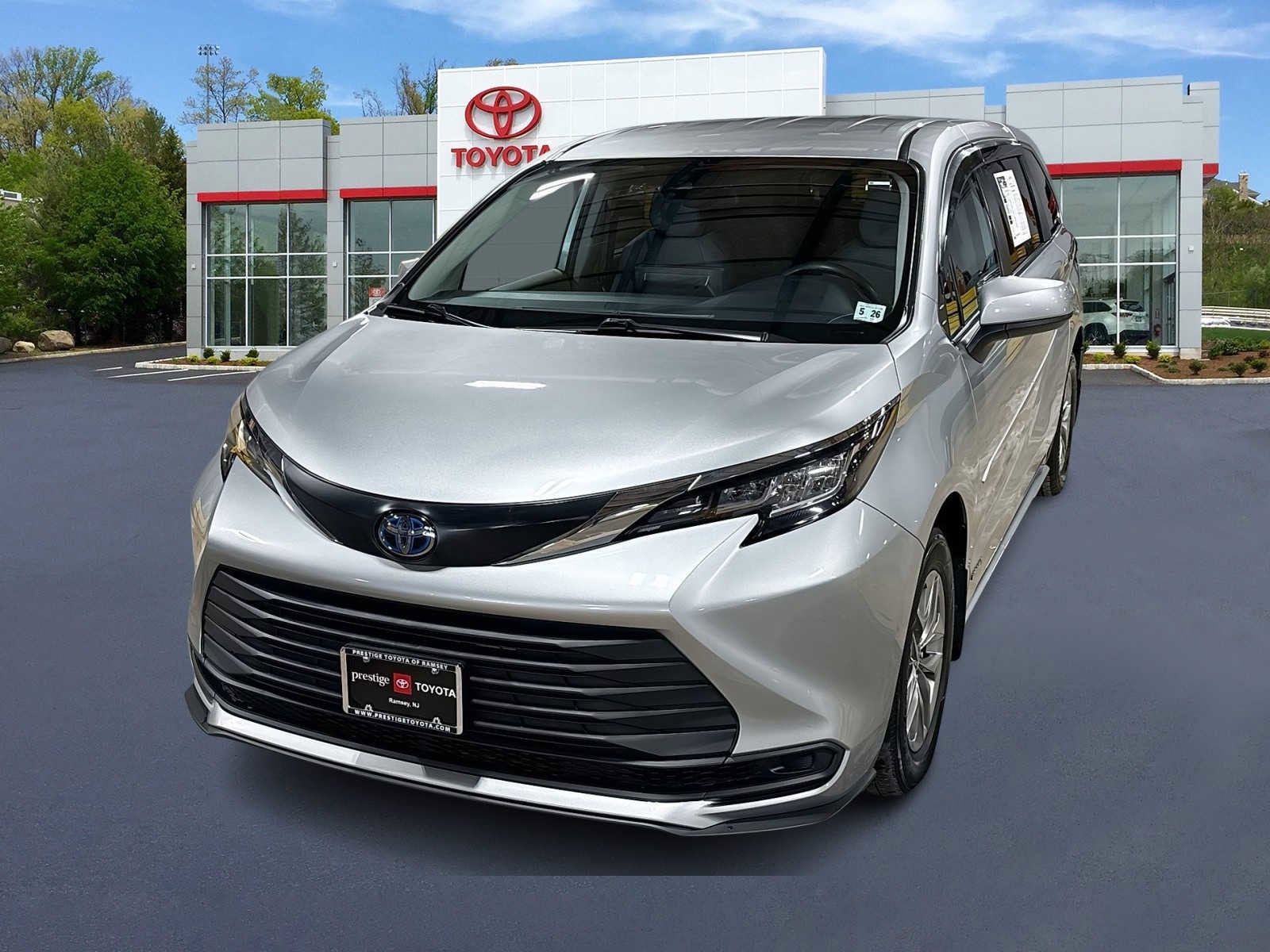 Thumbnail: 2021 Toyota Sienna - 1