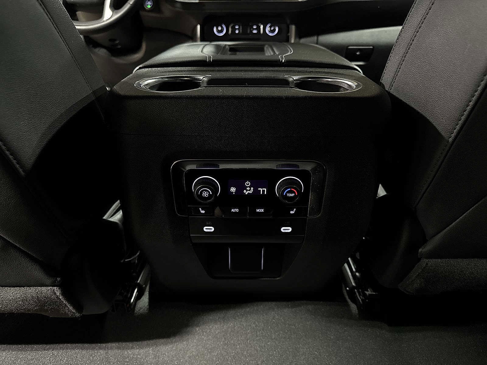 Thumbnail: 2023 Chevrolet Suburban - 29