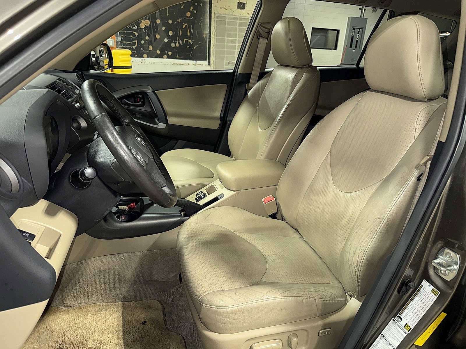 Thumbnail: 2009 Toyota RAV4 - 14