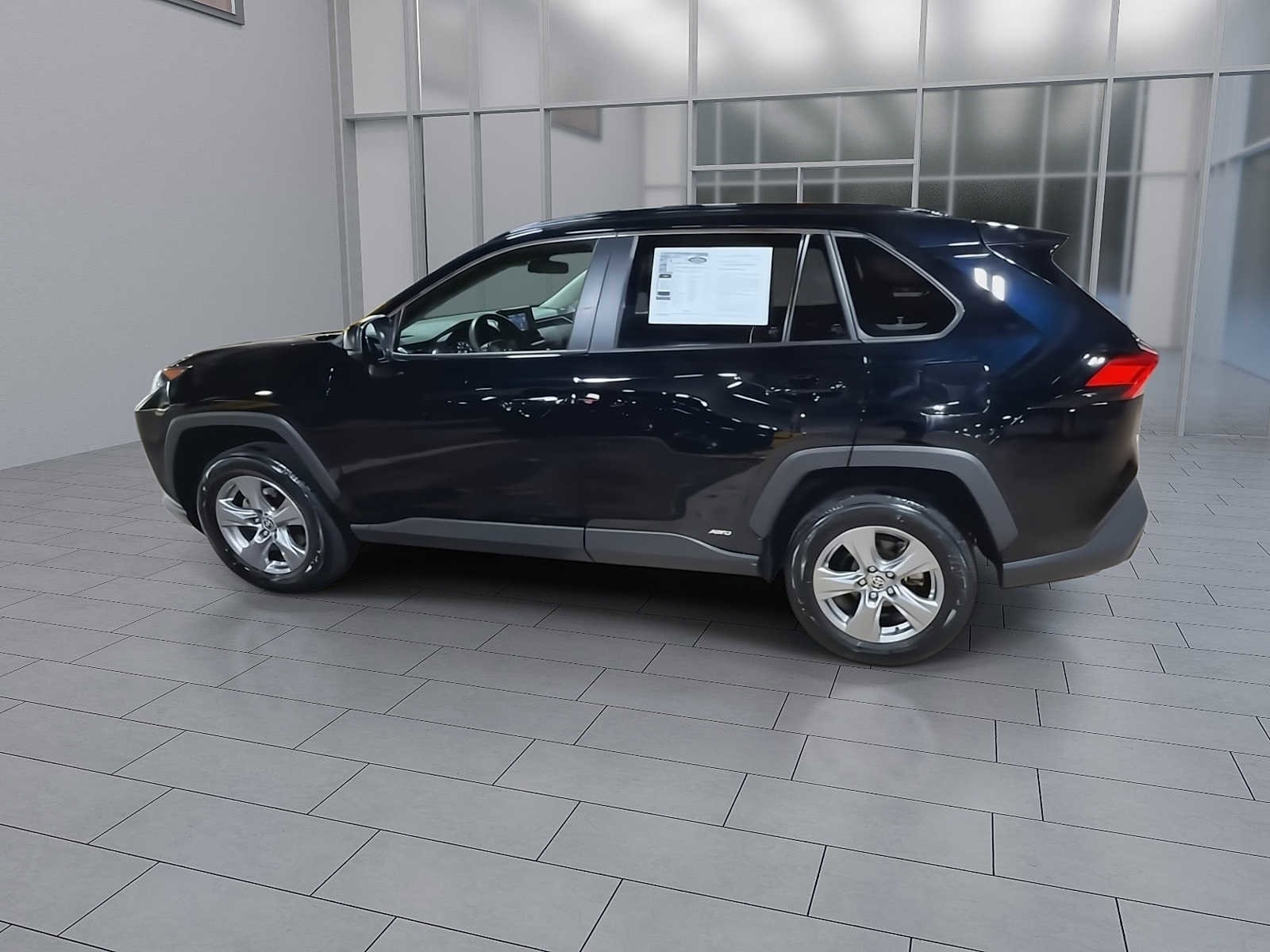 Thumbnail: 2022 Toyota RAV4 - 6